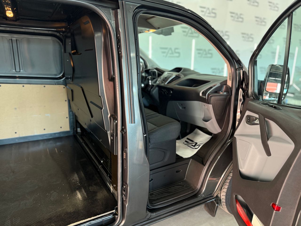 Imagen 154 del Ford Tourneo Custom en Auto Select Edition, Figueres