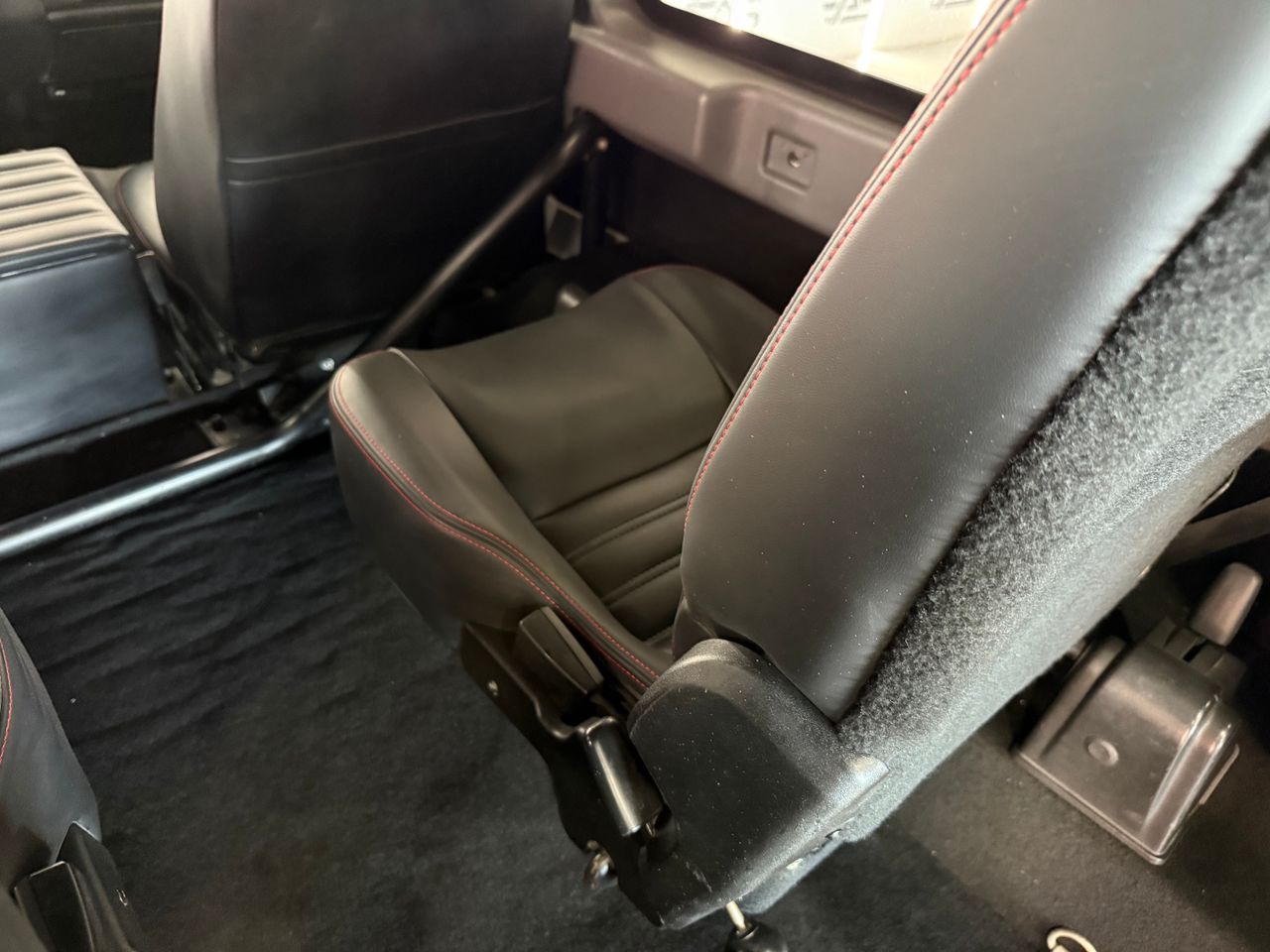 Imagen 141 del Land-Rover Defender en Auto Select Edition, Figueres