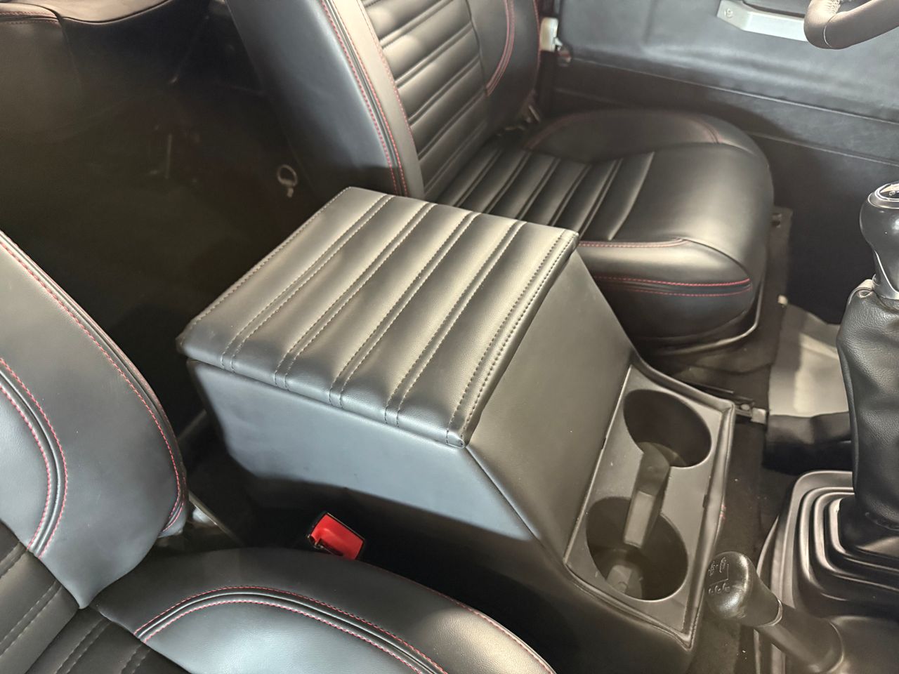 Imagen 204 del Land-Rover Defender en Auto Select Edition, Figueres