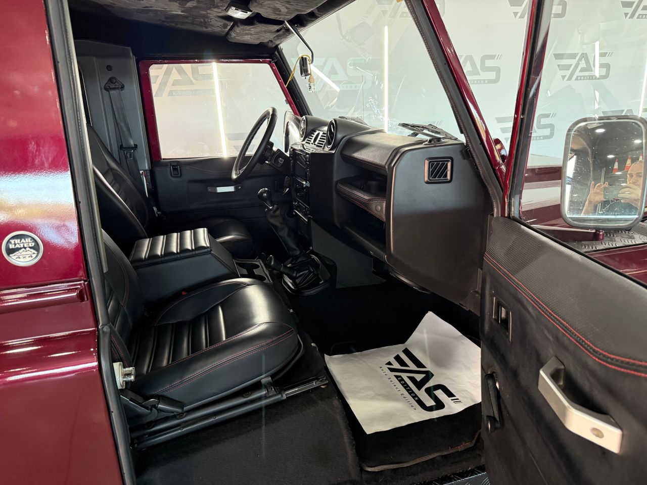 Imagen 190 del Land-Rover Defender en Auto Select Edition, Figueres