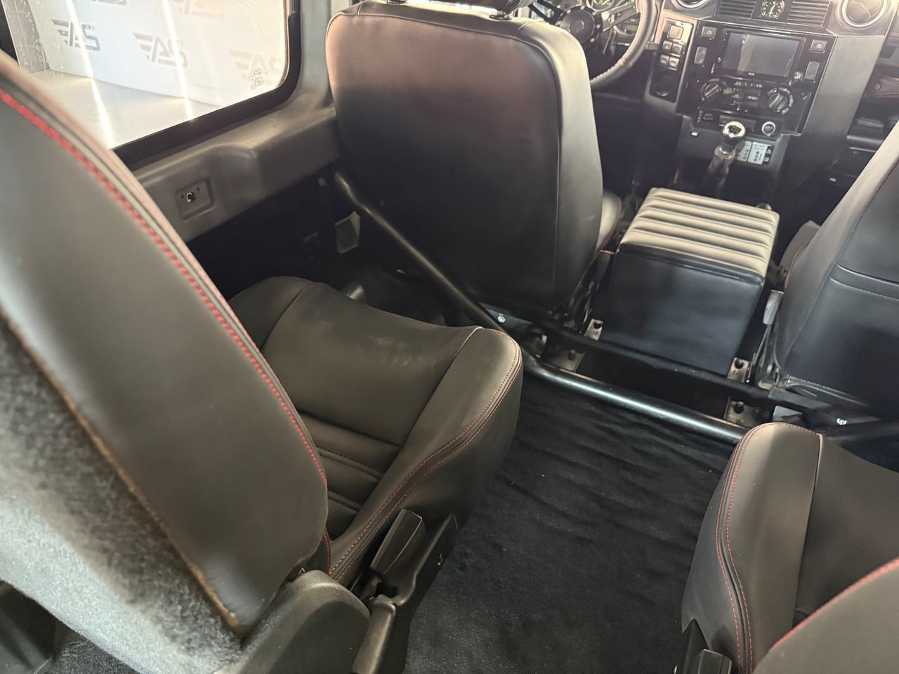 Imagen 142 del Land-Rover Defender en Auto Select Edition, Figueres