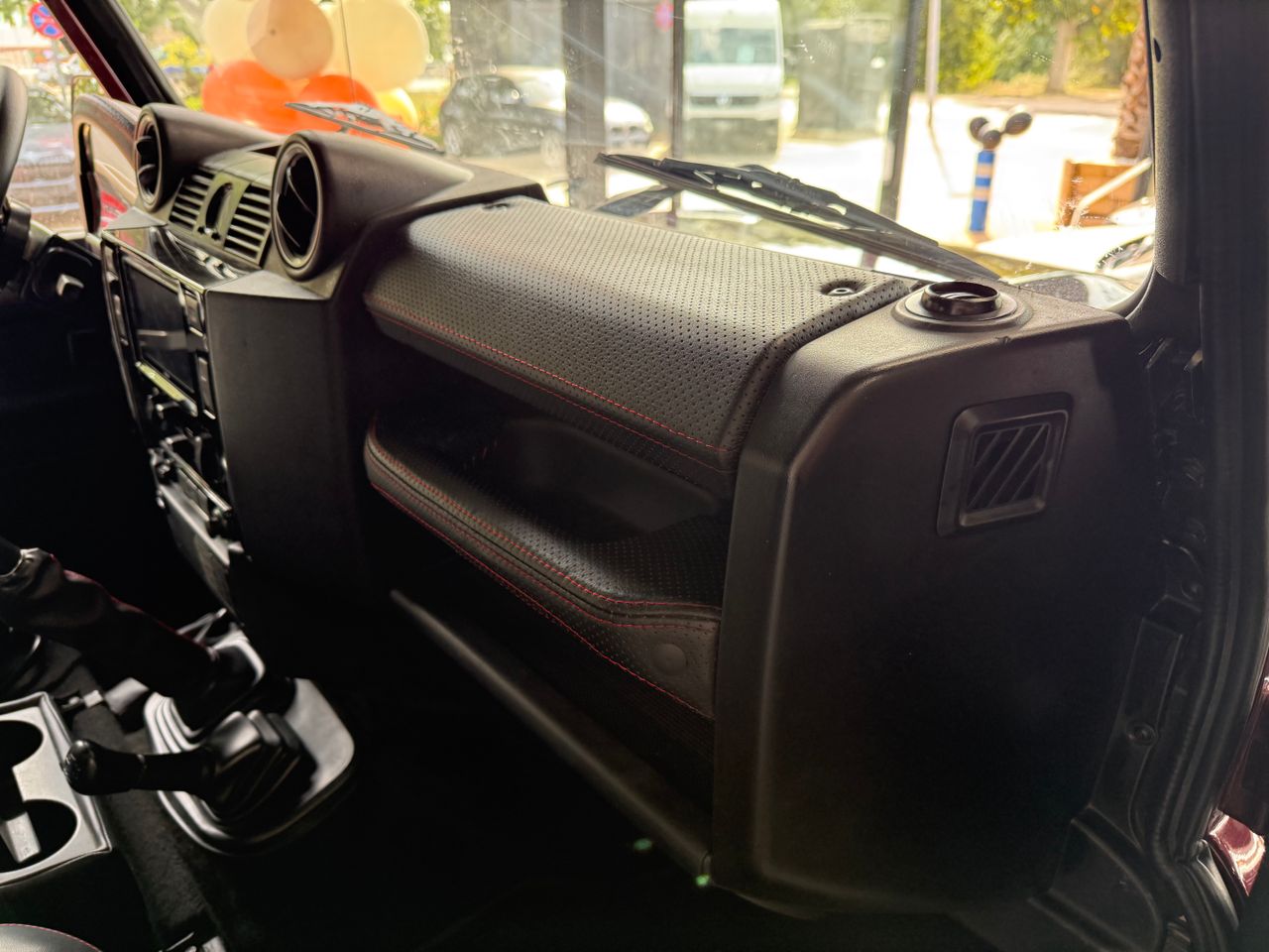 Imagen 32 del Land-Rover Defender en Auto Select Edition, Figueres