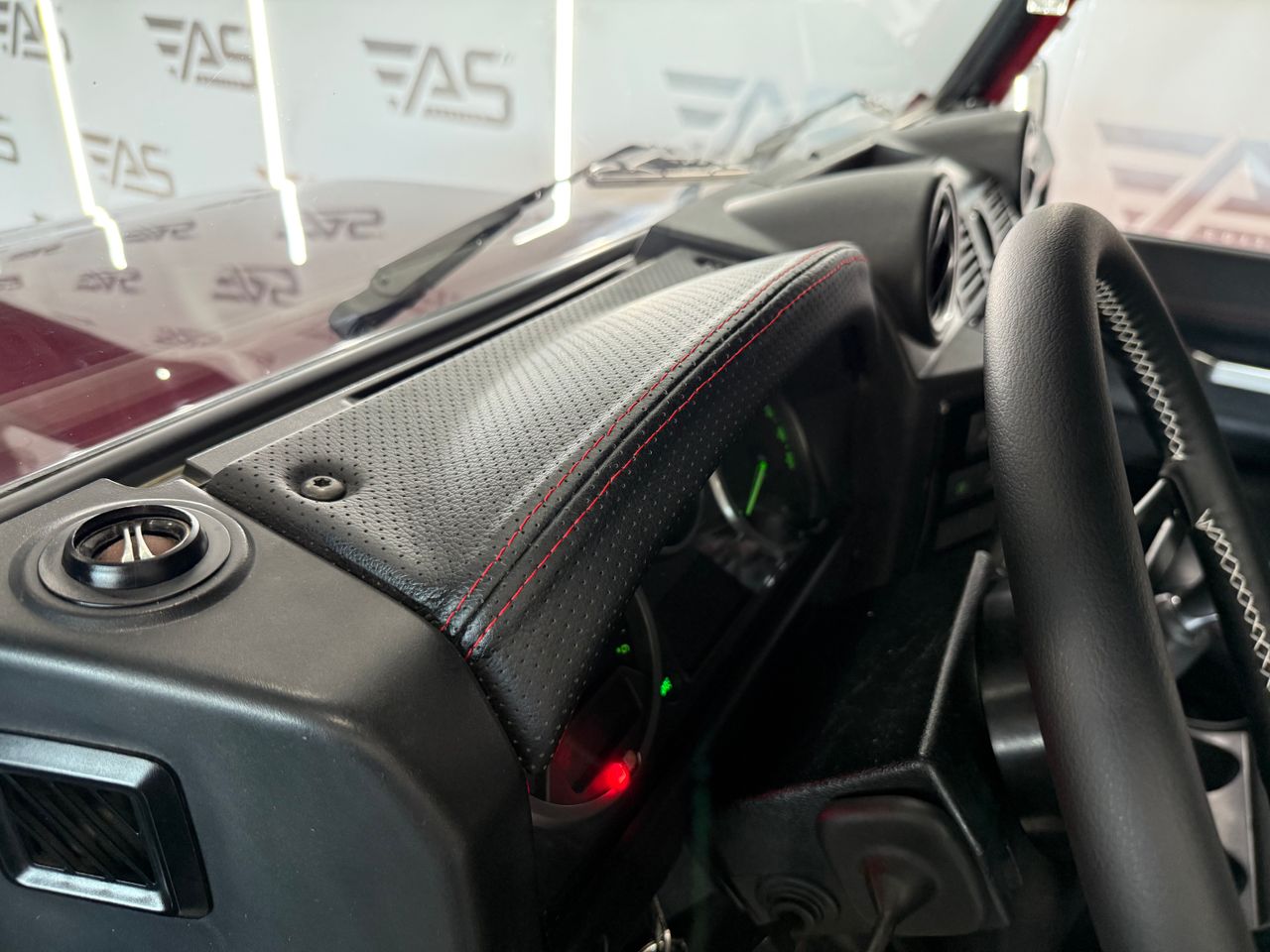 Imagen 182 del Land-Rover Defender en Auto Select Edition, Figueres