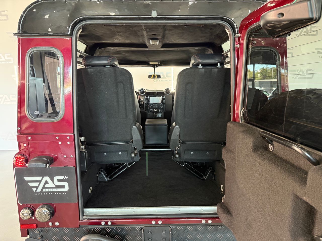 Imagen 134 del Land-Rover Defender en Auto Select Edition, Figueres