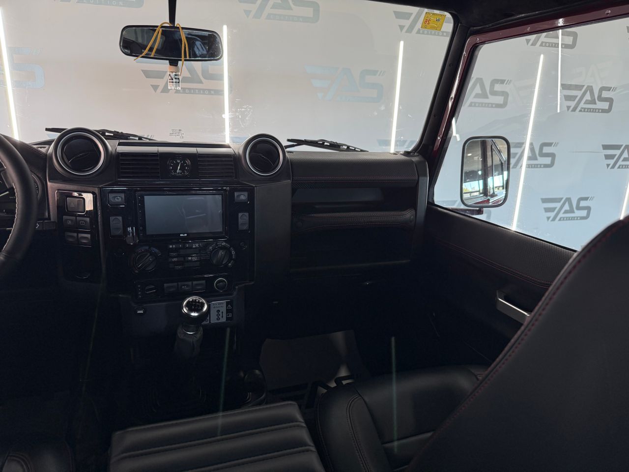 Imagen 219 del Land-Rover Defender en Auto Select Edition, Figueres