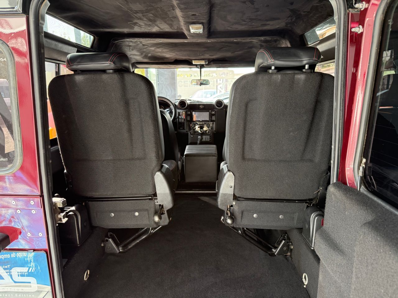 Imagen 19 del Land-Rover Defender en Auto Select Edition, Figueres