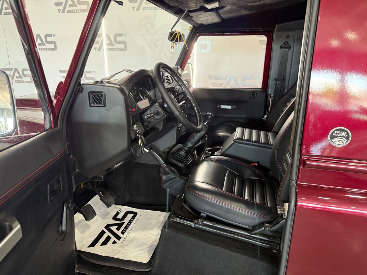 Imagen 165 del Land-Rover Defender en Auto Select Edition, Figueres