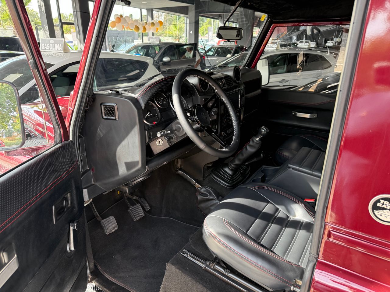 Imagen 4 del Land-Rover Defender en Auto Select Edition, Figueres
