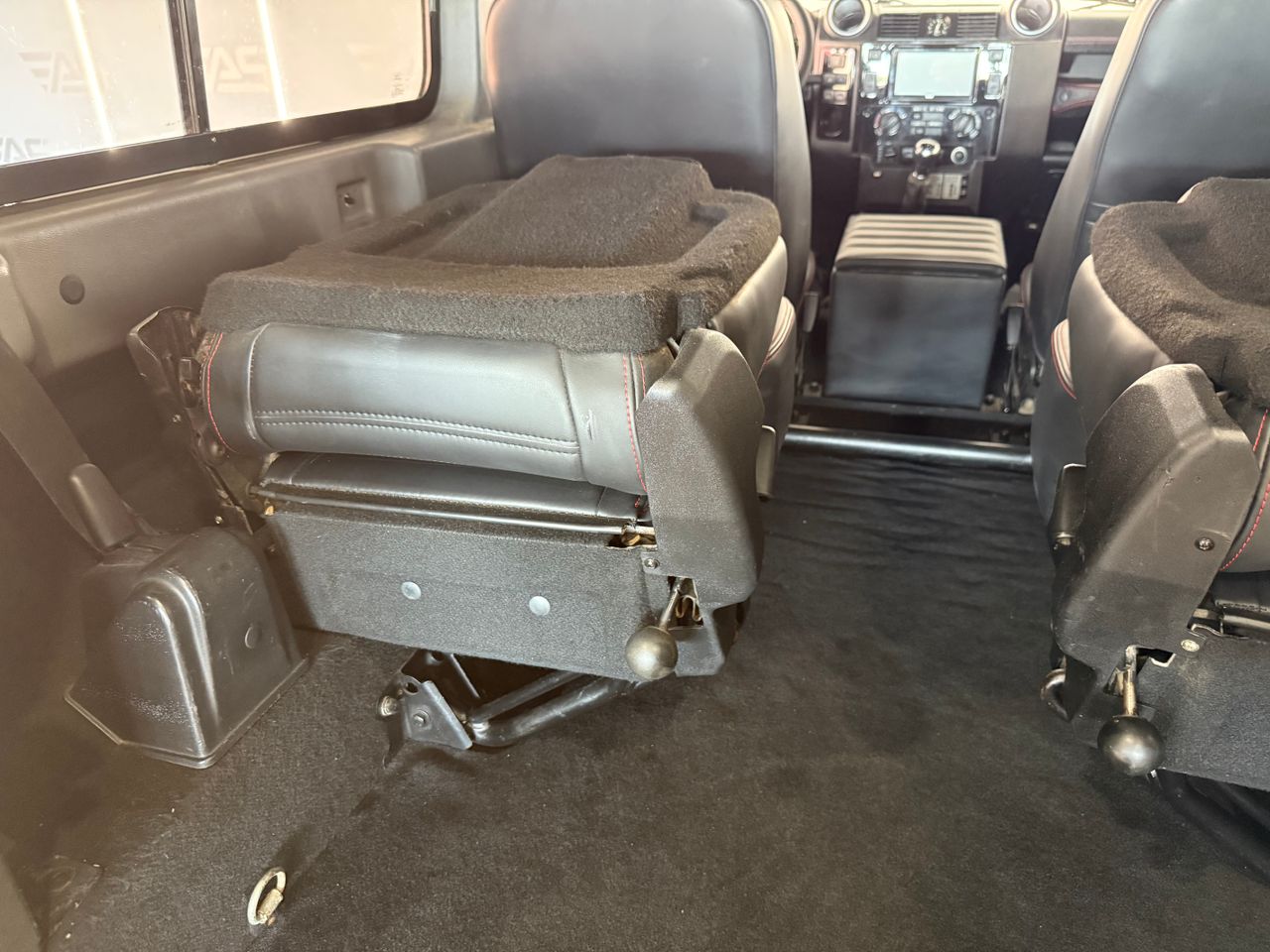 Imagen 148 del Land-Rover Defender en Auto Select Edition, Figueres