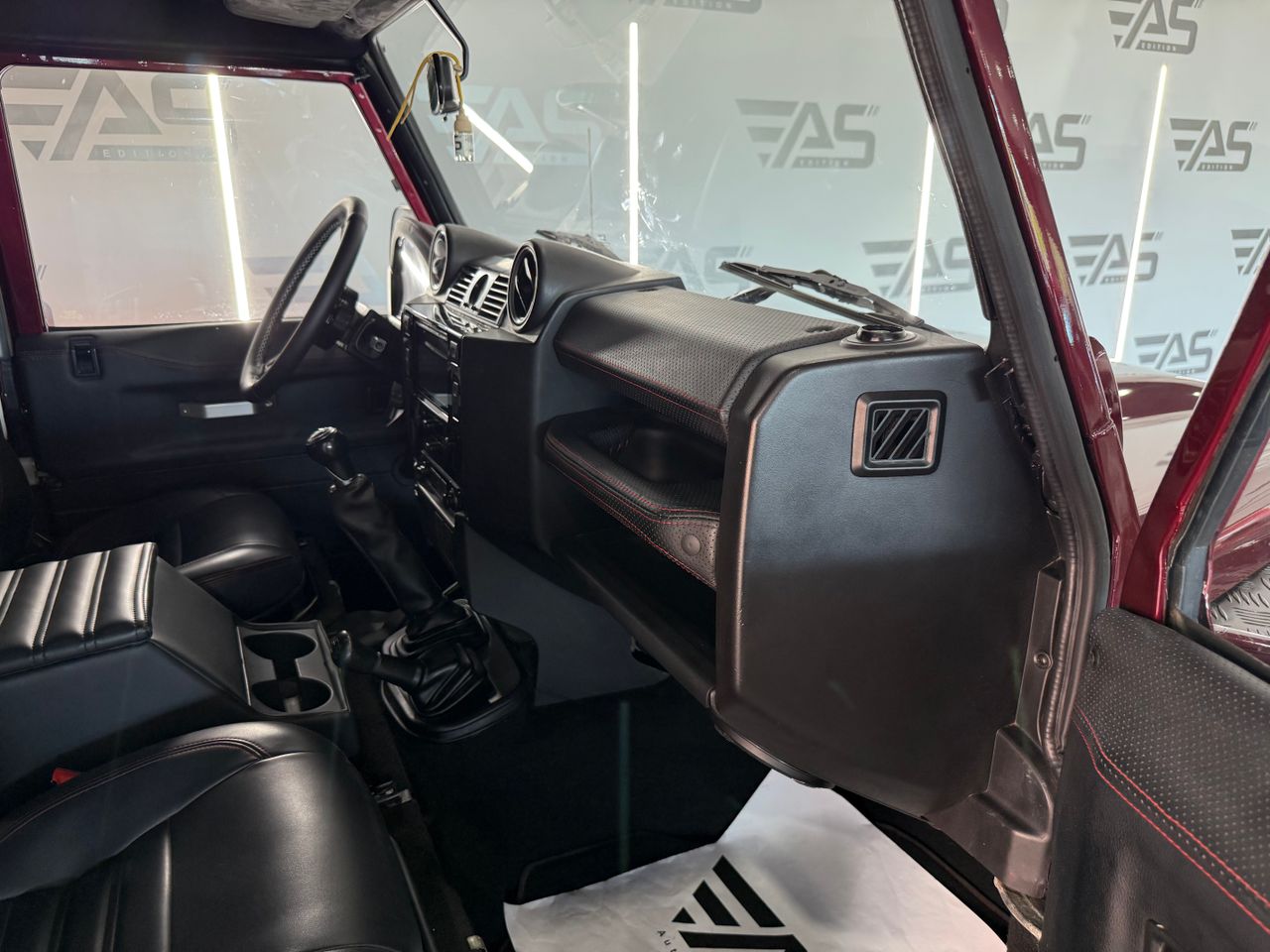 Imagen 192 del Land-Rover Defender en Auto Select Edition, Figueres