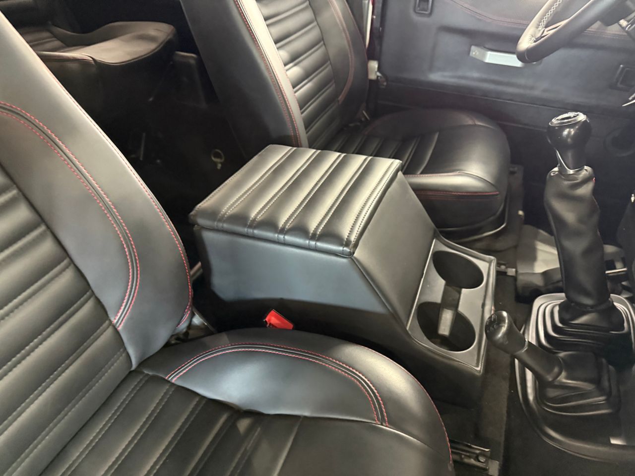 Imagen 198 del Land-Rover Defender en Auto Select Edition, Figueres