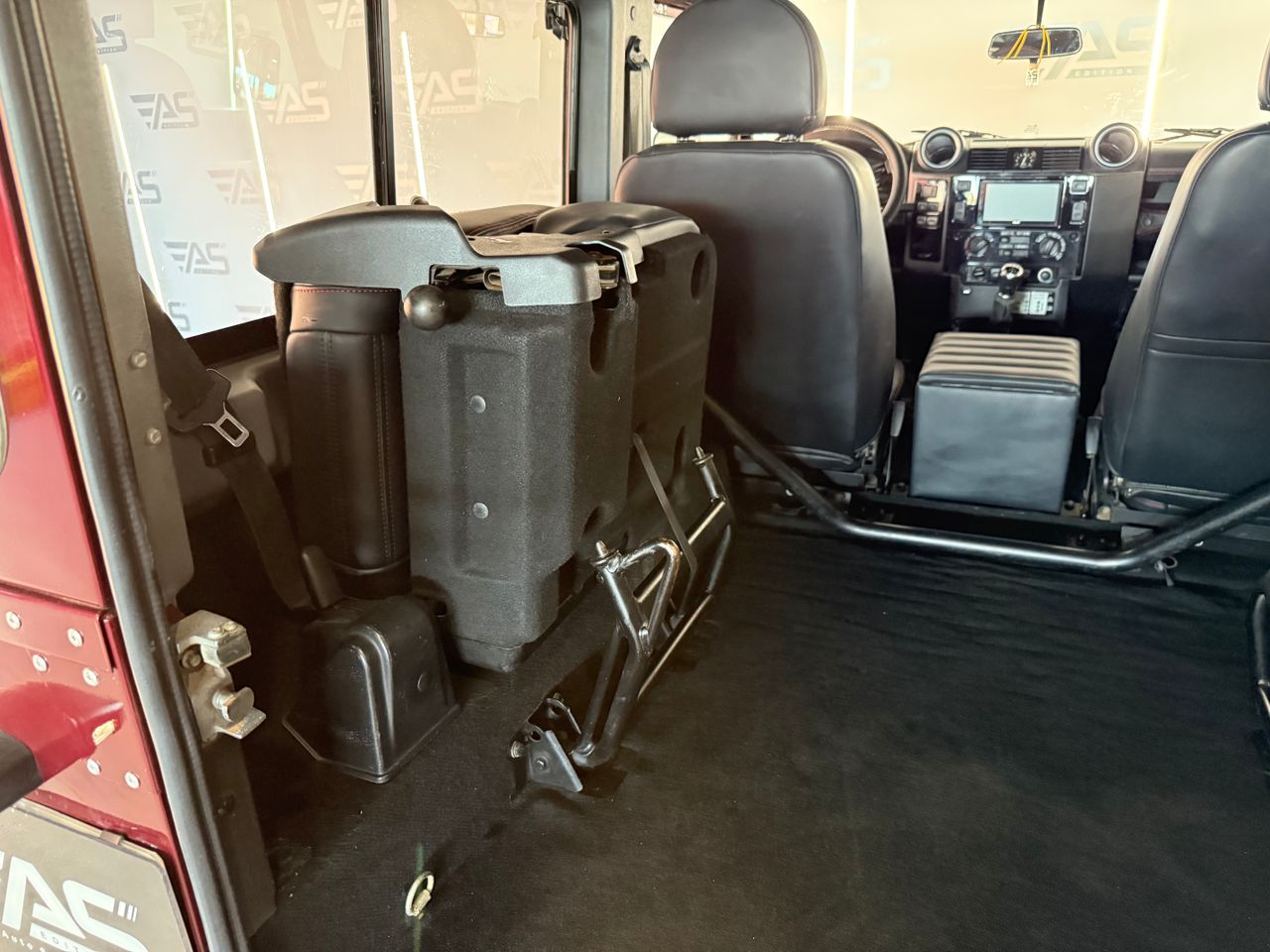 Imagen 151 del Land-Rover Defender en Auto Select Edition, Figueres