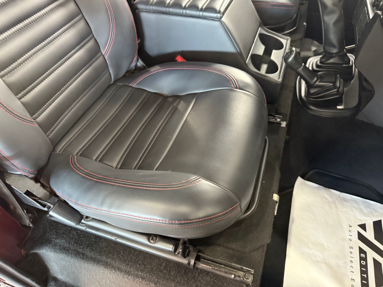 Imagen 203 del Land-Rover Defender en Auto Select Edition, Figueres