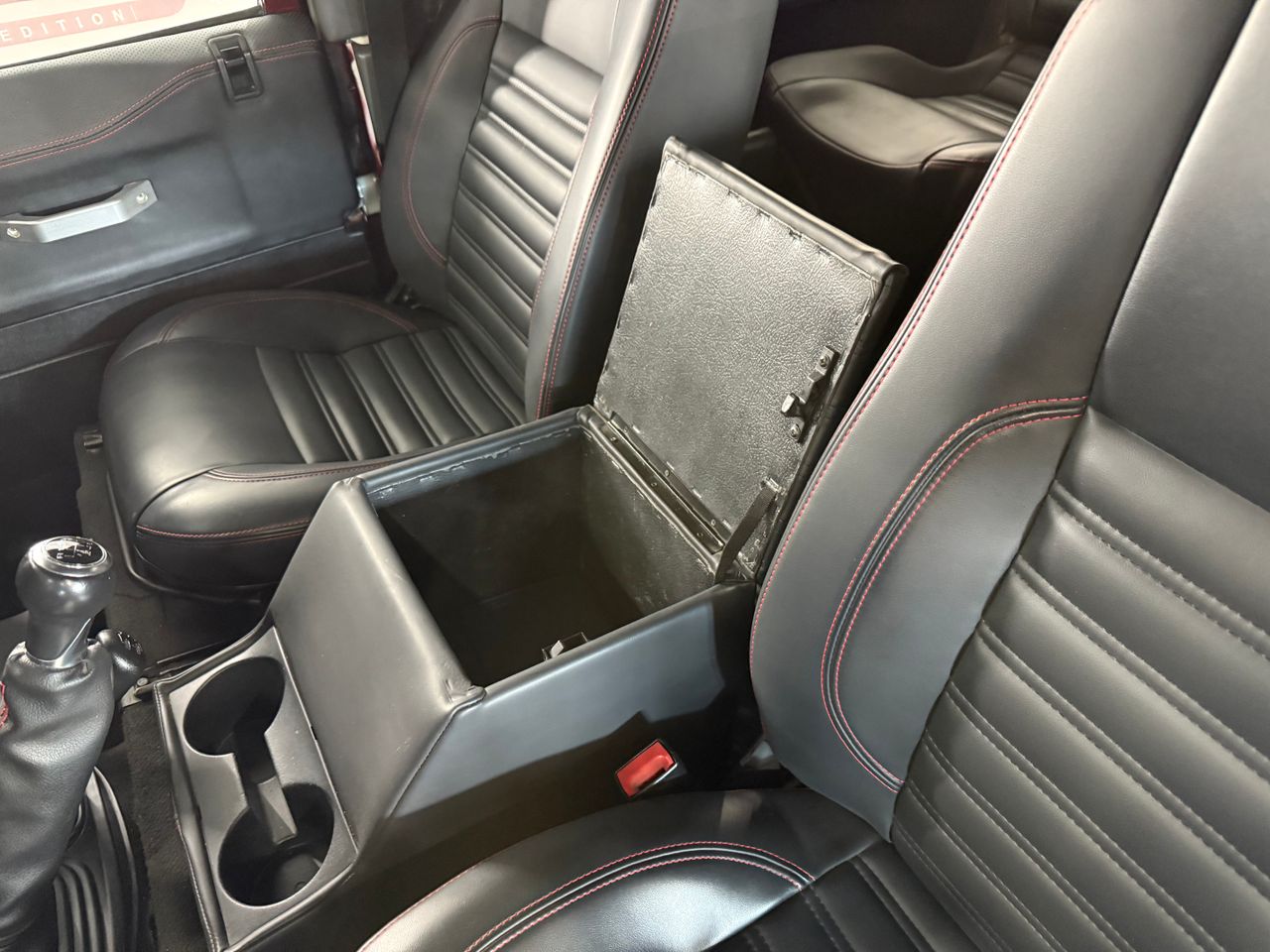 Imagen 179 del Land-Rover Defender en Auto Select Edition, Figueres