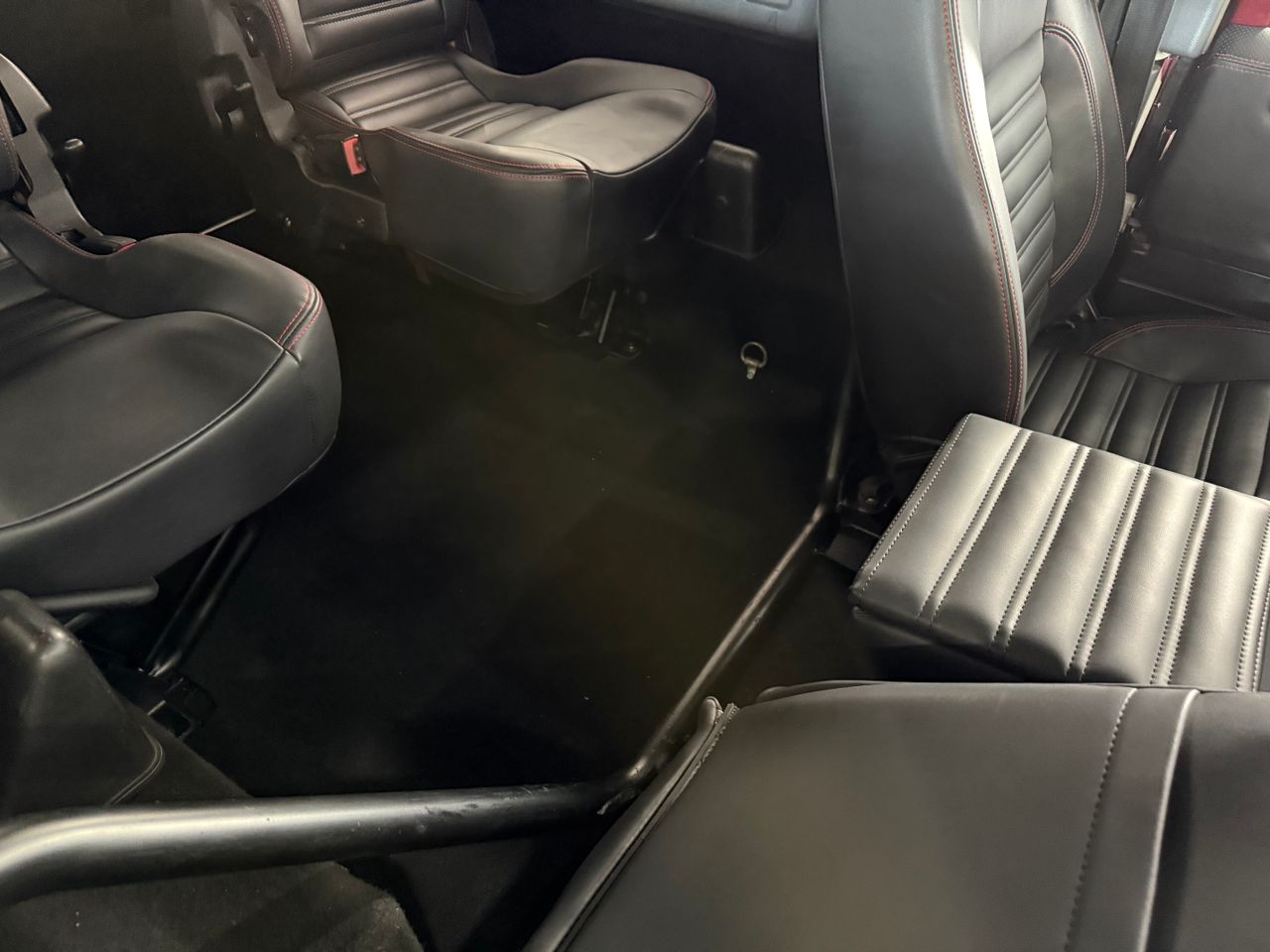 Imagen 214 del Land-Rover Defender en Auto Select Edition, Figueres