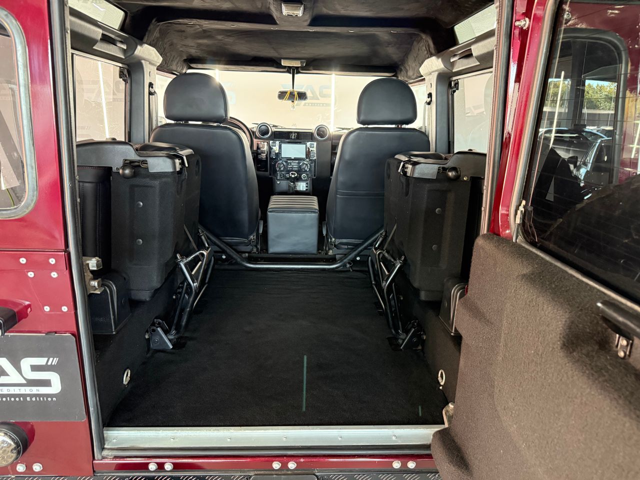 Imagen 149 del Land-Rover Defender en Auto Select Edition, Figueres