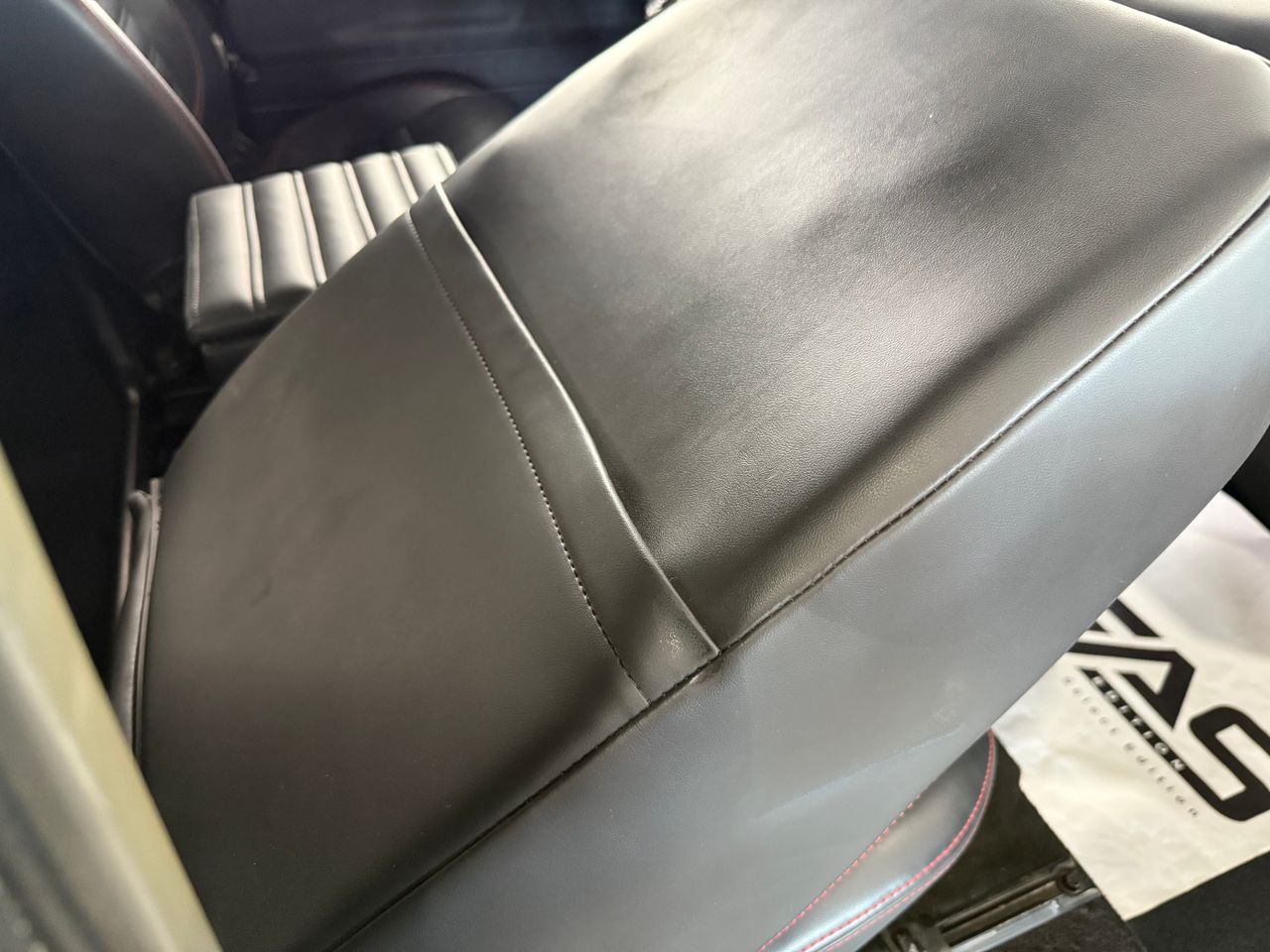 Imagen 216 del Land-Rover Defender en Auto Select Edition, Figueres