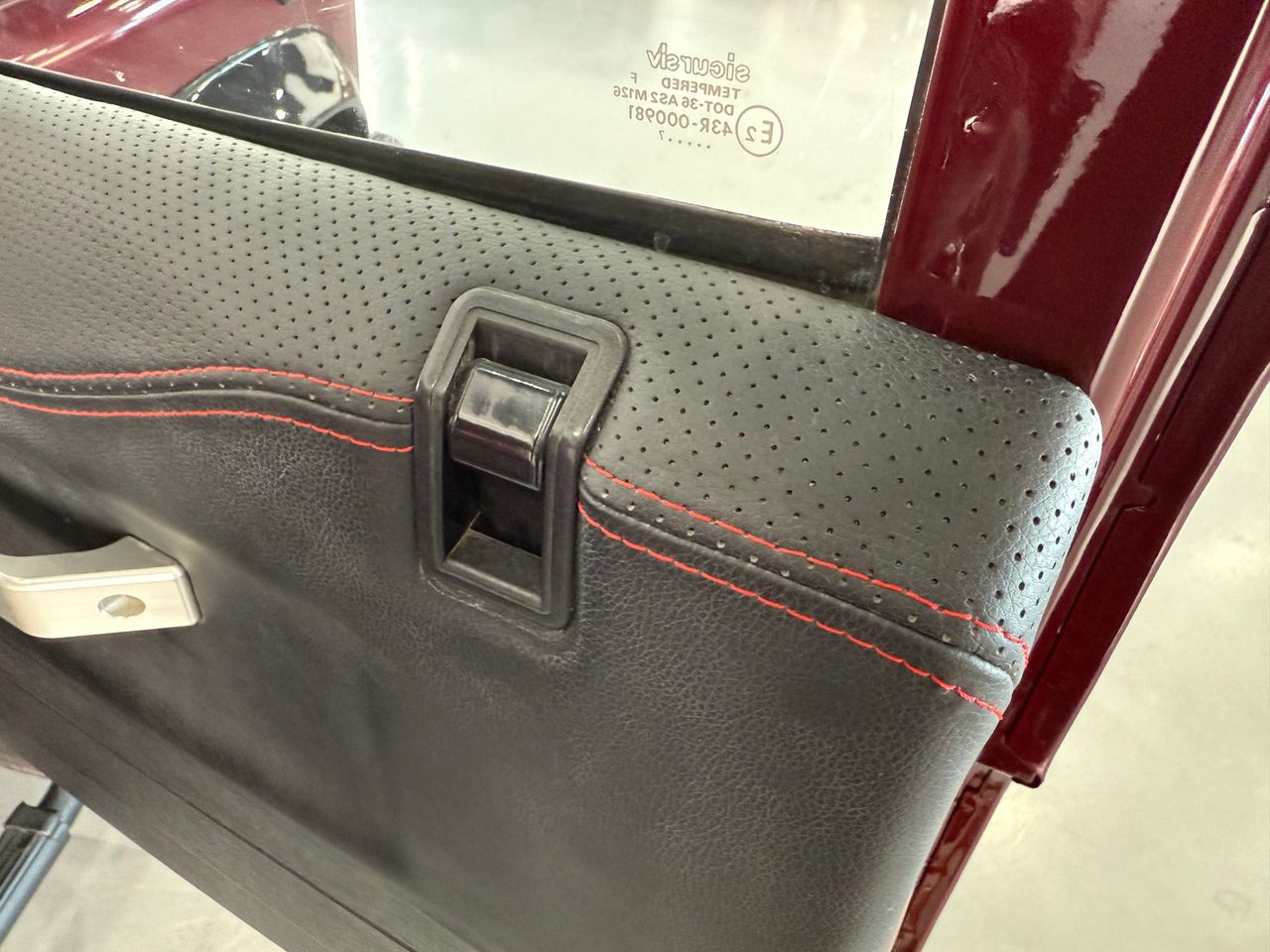 Imagen 188 del Land-Rover Defender en Auto Select Edition, Figueres