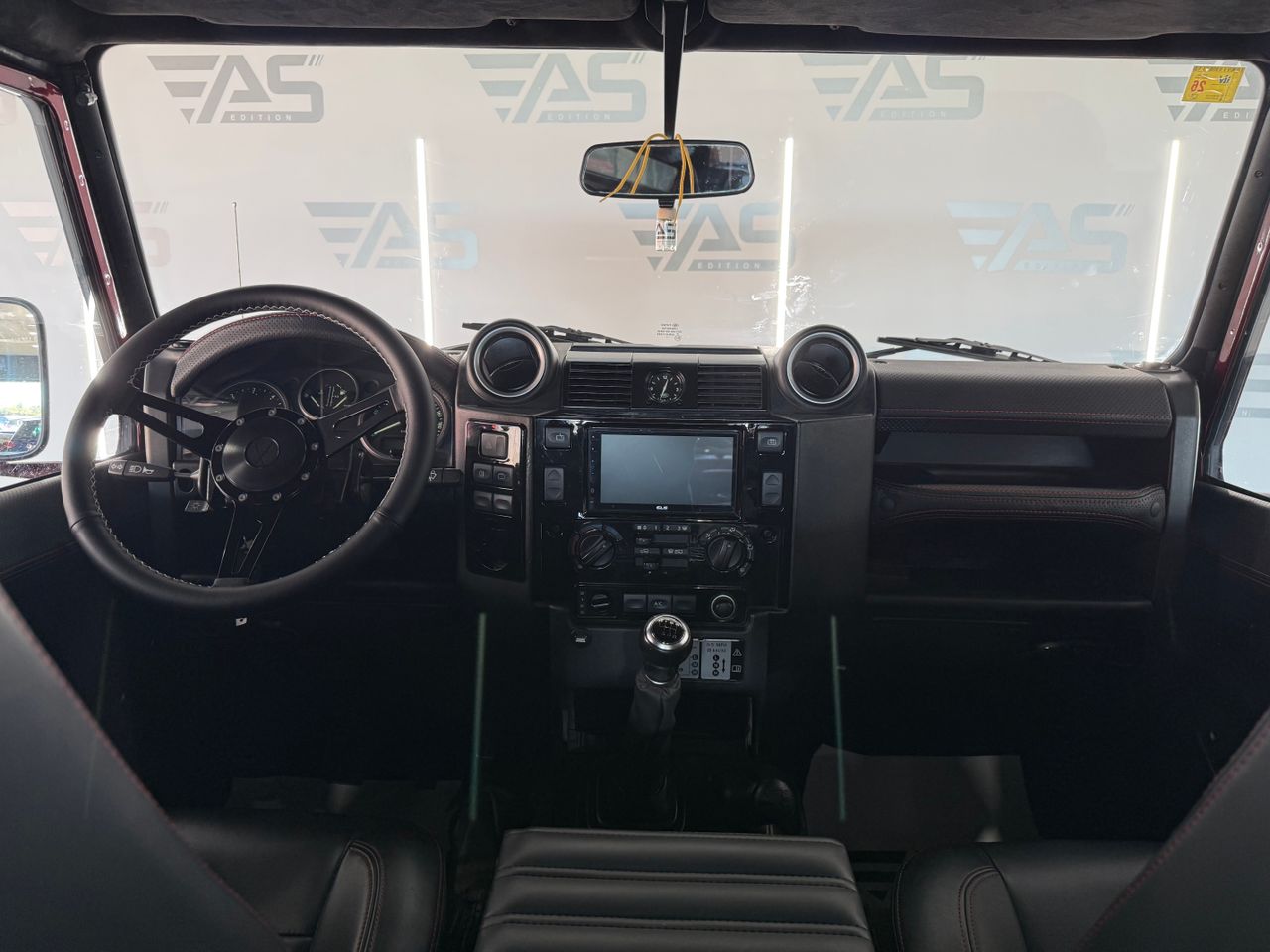 Imagen 218 del Land-Rover Defender en Auto Select Edition, Figueres