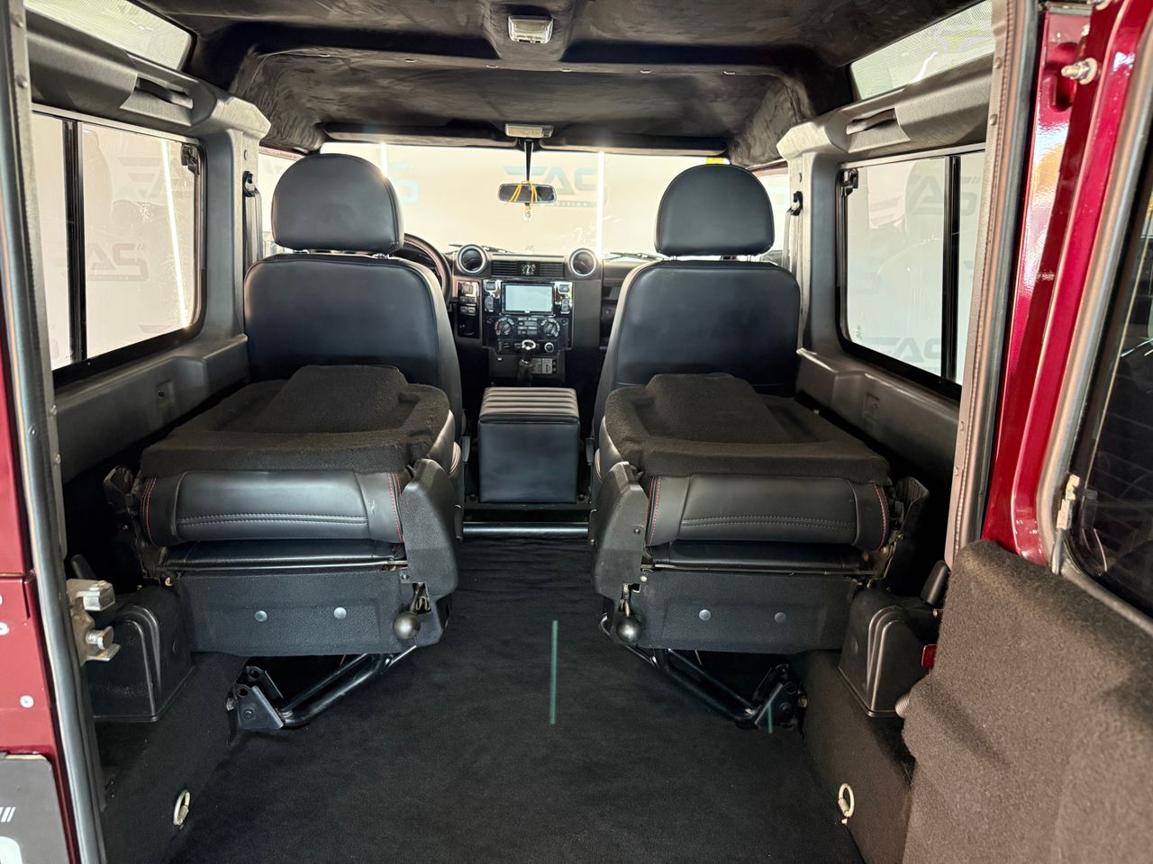 Imagen 145 del Land-Rover Defender en Auto Select Edition, Figueres