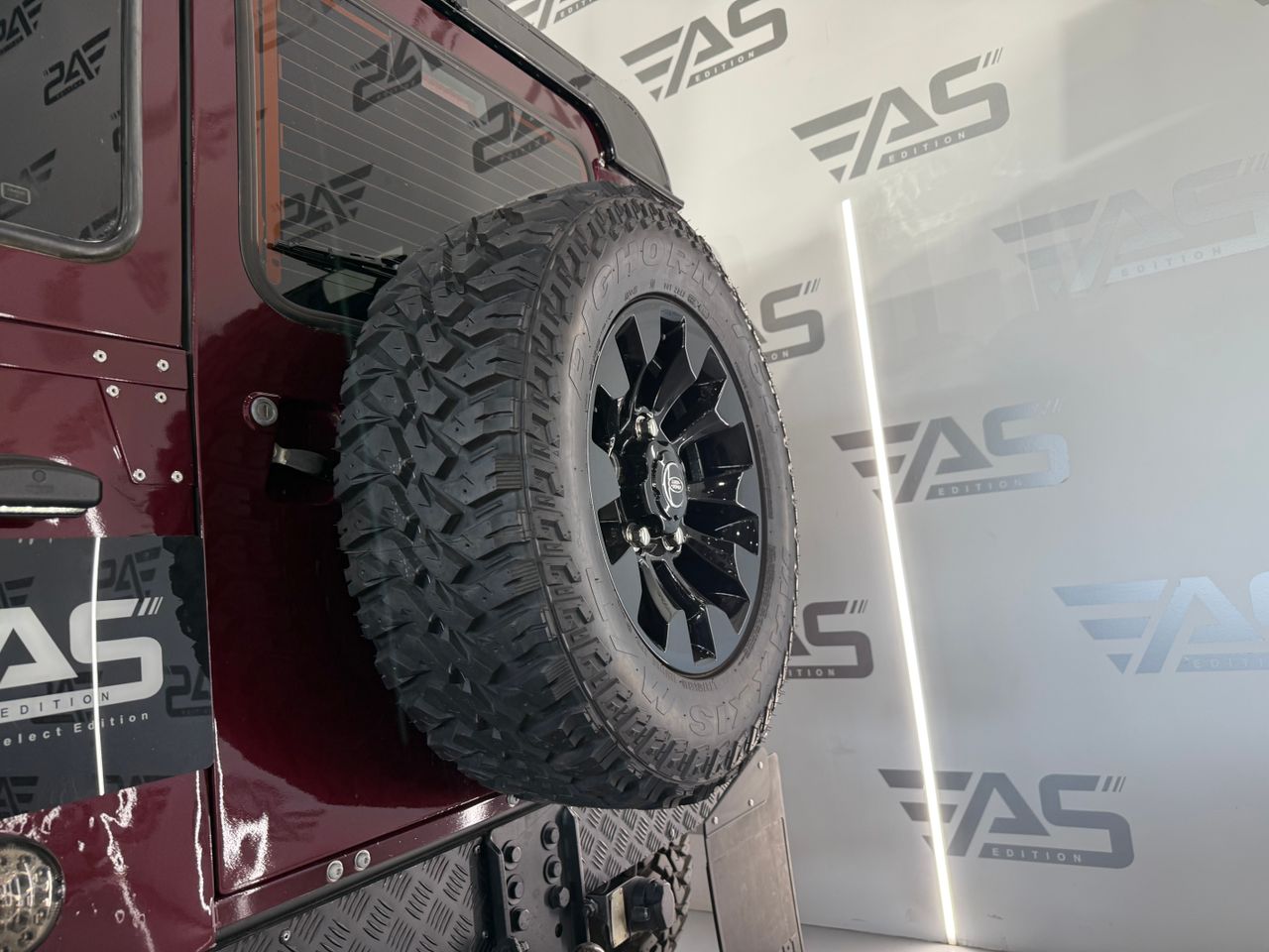 Imagen 49 del Land-Rover Defender en Auto Select Edition, Figueres