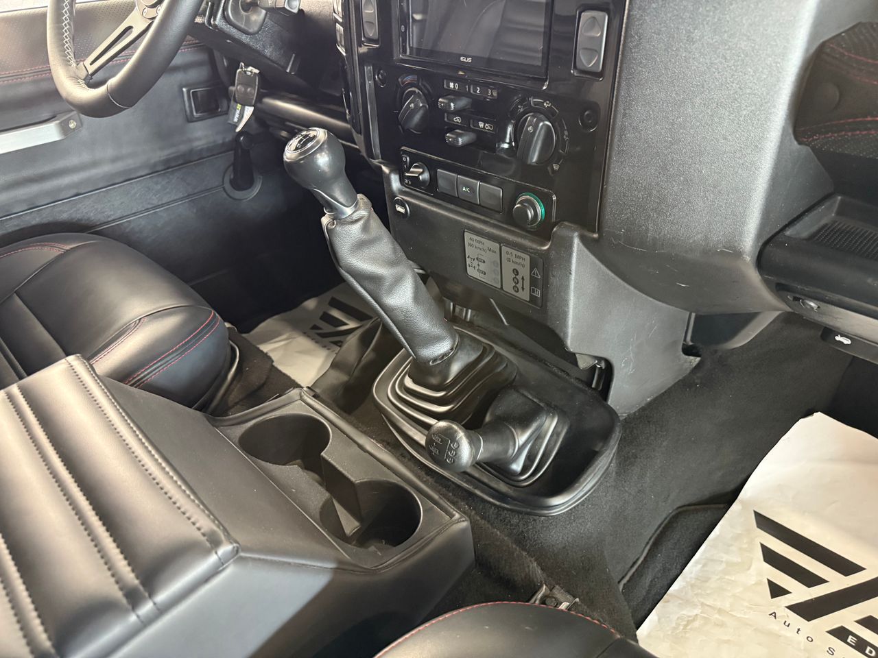 Imagen 205 del Land-Rover Defender en Auto Select Edition, Figueres