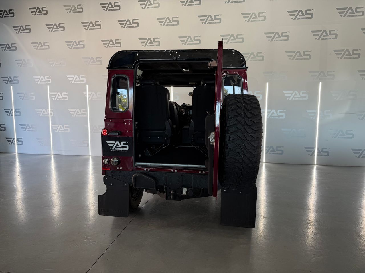 Imagen 131 del Land-Rover Defender en Auto Select Edition, Figueres