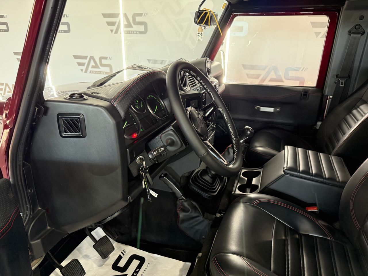 Imagen 181 del Land-Rover Defender en Auto Select Edition, Figueres