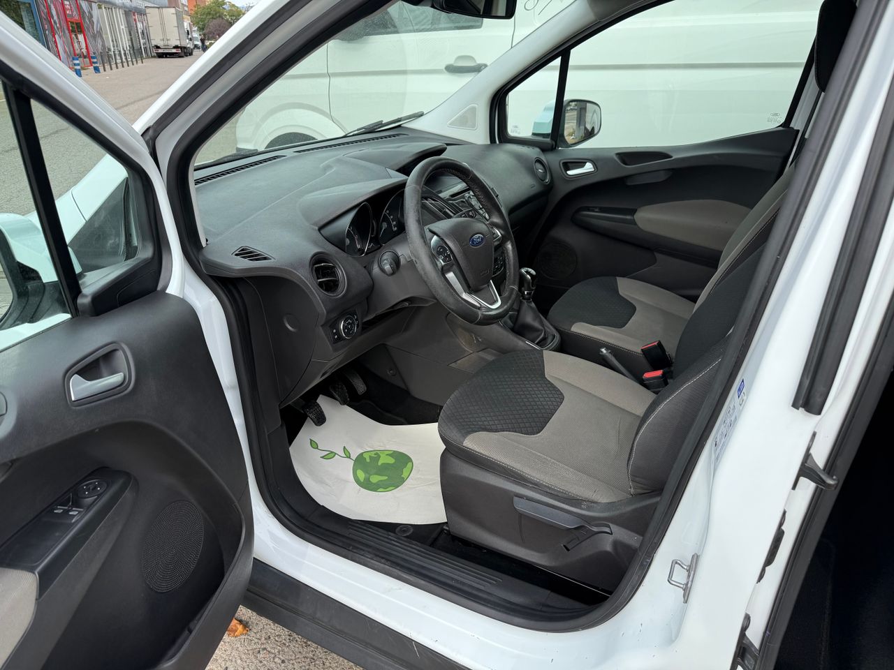 Imagen 7 del Ford Tourneo Courier en Auto Select Edition, Figueres