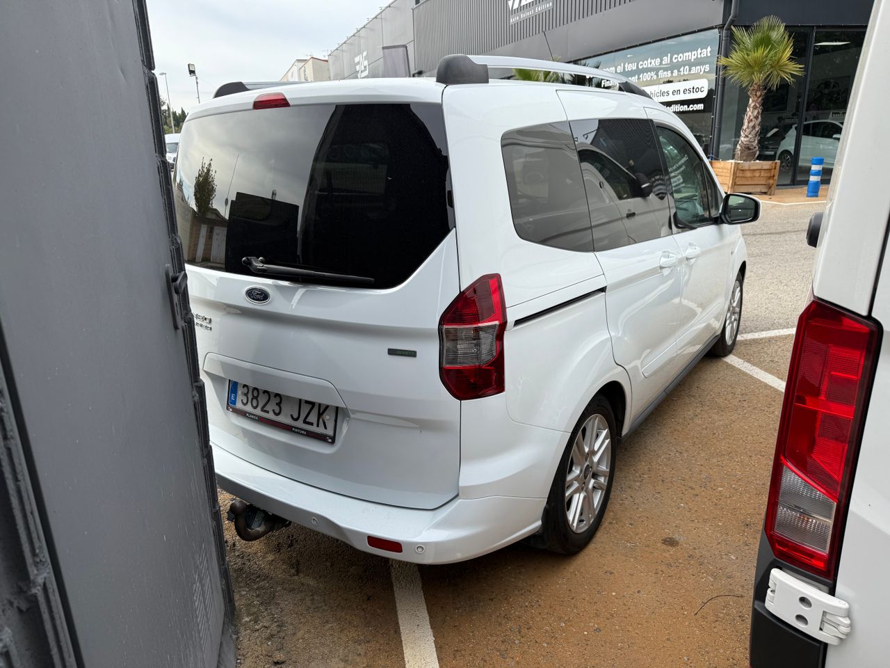 Imagen 4 del Ford Tourneo Courier en Auto Select Edition, Figueres