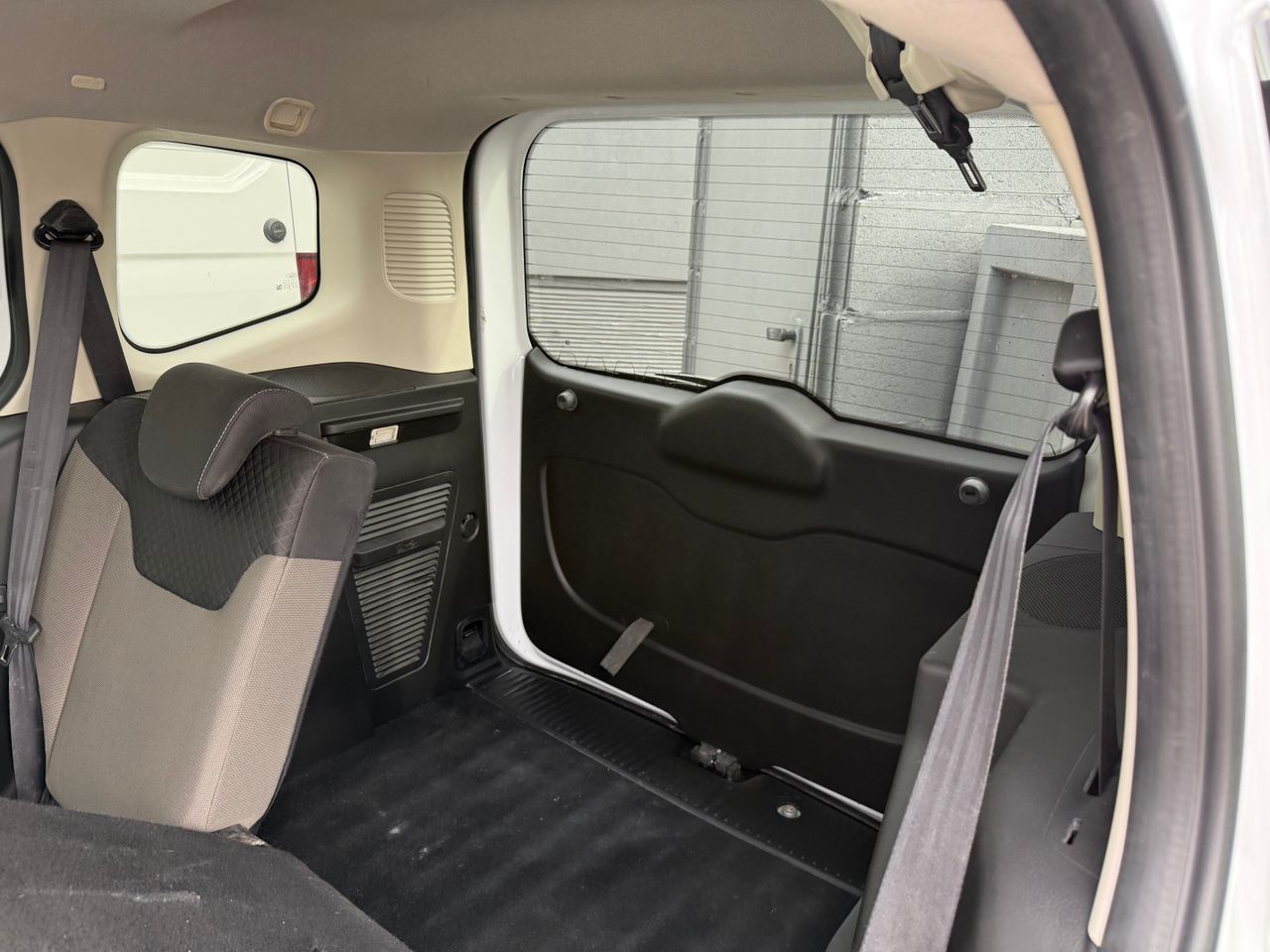 Imagen 21 del Ford Tourneo Courier en Auto Select Edition, Figueres