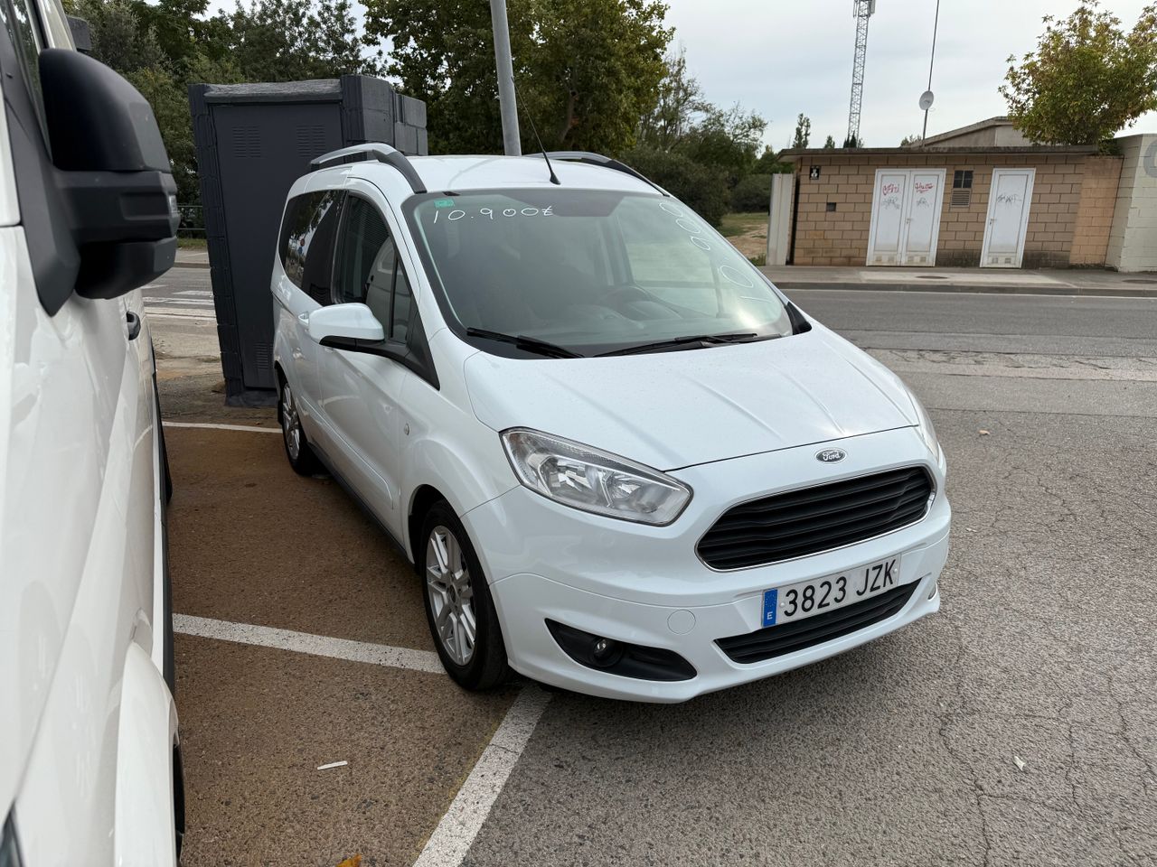 Imagen 3 del Ford Tourneo Courier en Auto Select Edition, Figueres