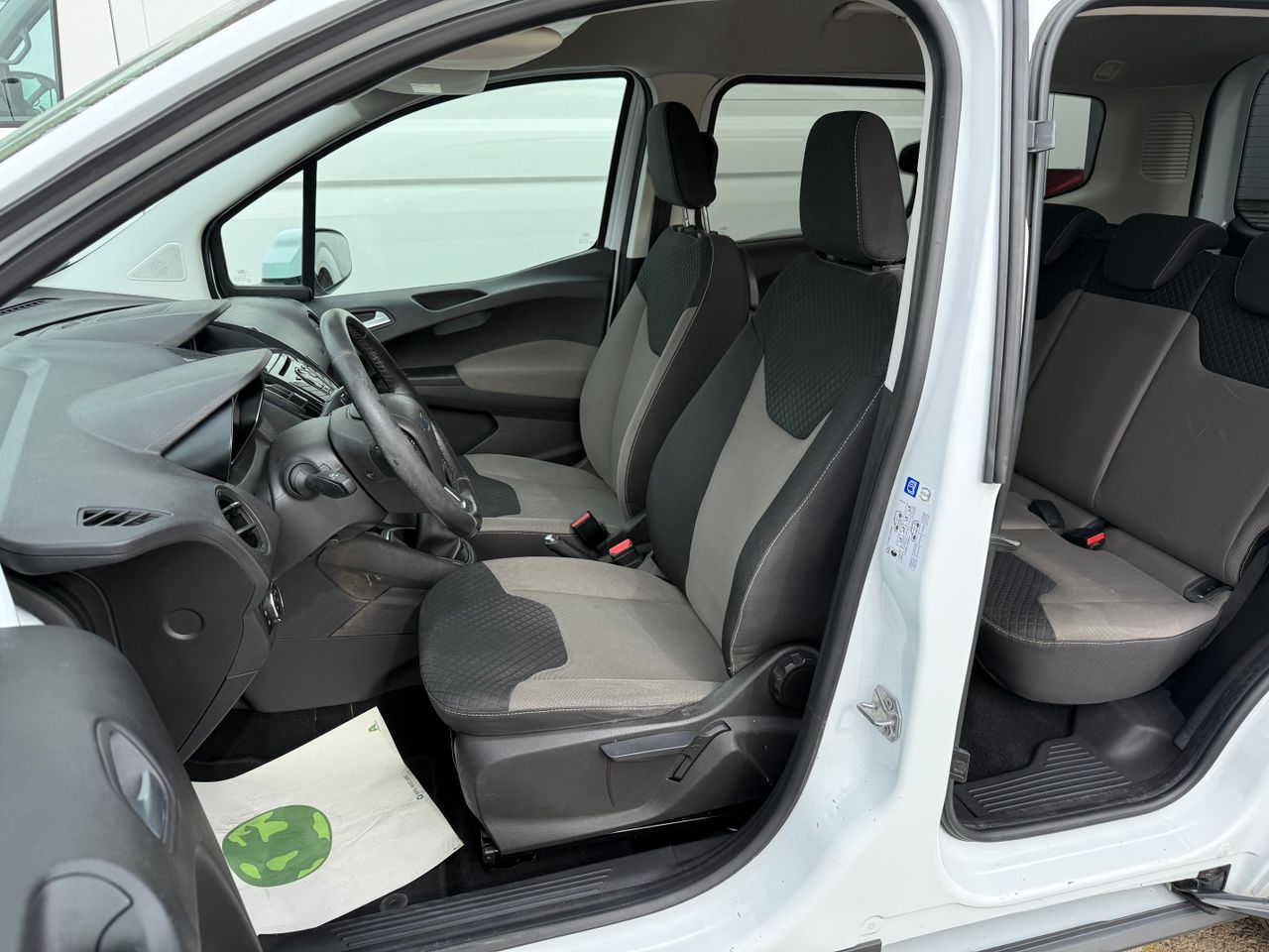 Imagen 9 del Ford Tourneo Courier en Auto Select Edition, Figueres