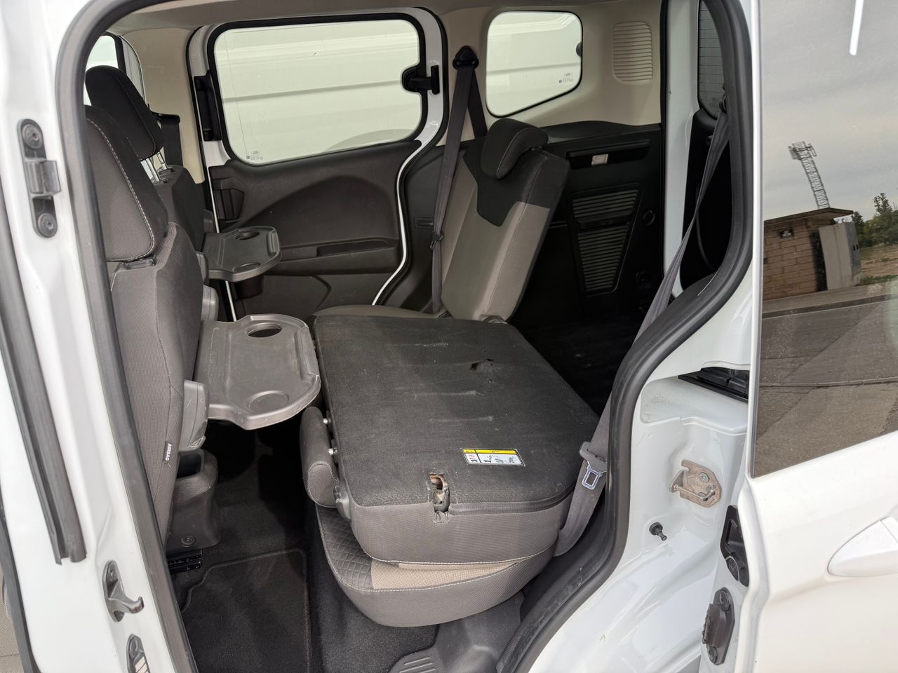 Imagen 24 del Ford Tourneo Courier en Auto Select Edition, Figueres