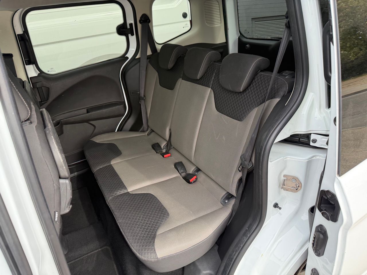 Imagen 18 del Ford Tourneo Courier en Auto Select Edition, Figueres