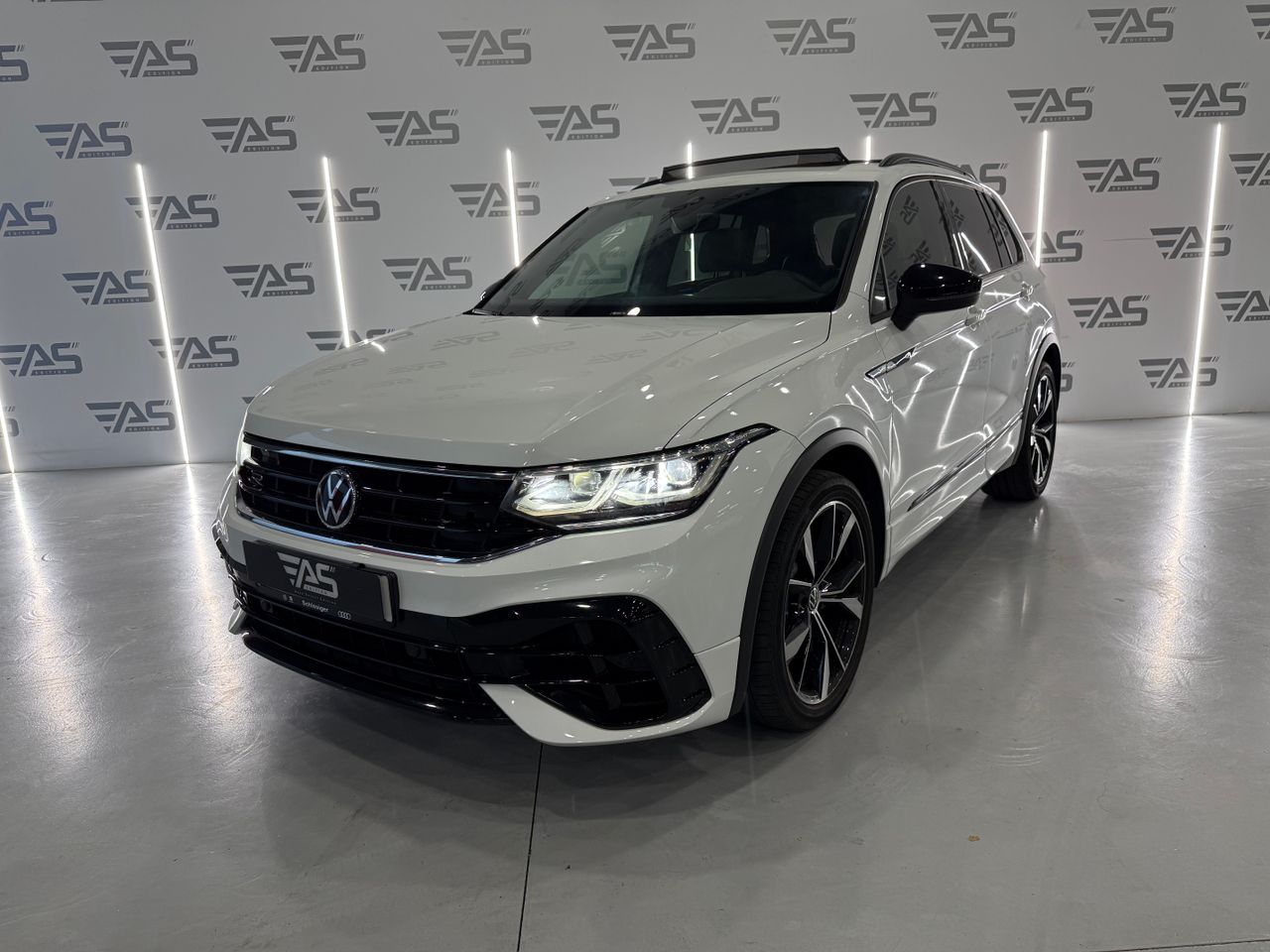 Volkswagen Tiguan R 2.0 TSI 235 kW (320 CV) DSG 4Motion – FULL FULL !!! – Escape Akrapovič