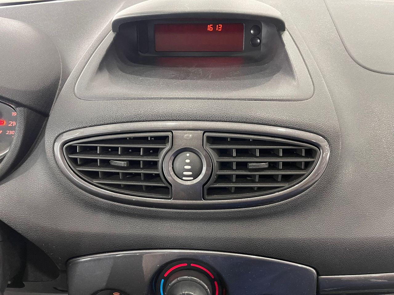 Imagen 102 del Renault Clio en Auto Select Edition, Figueres