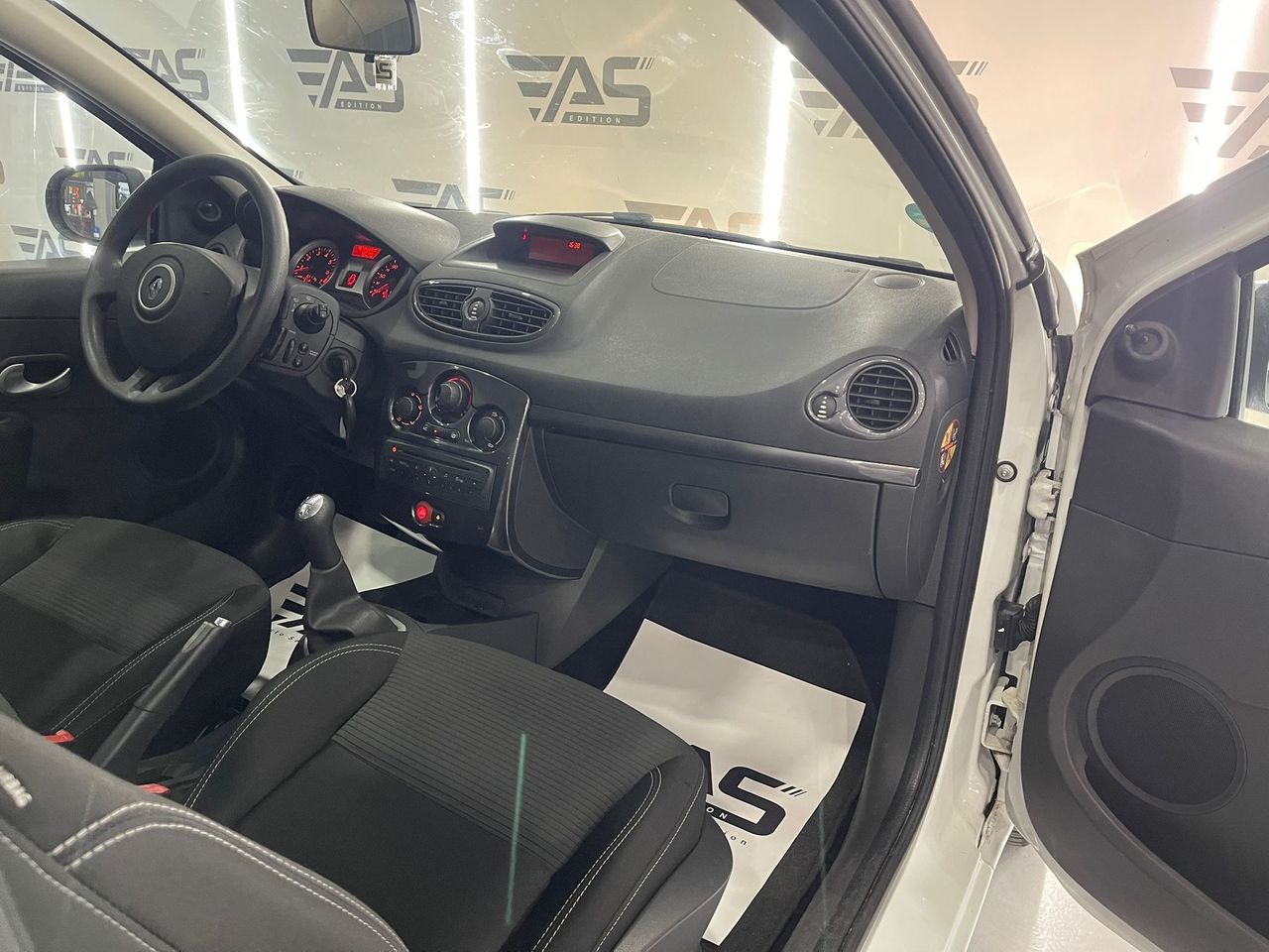 Imagen 104 del Renault Clio en Auto Select Edition, Figueres