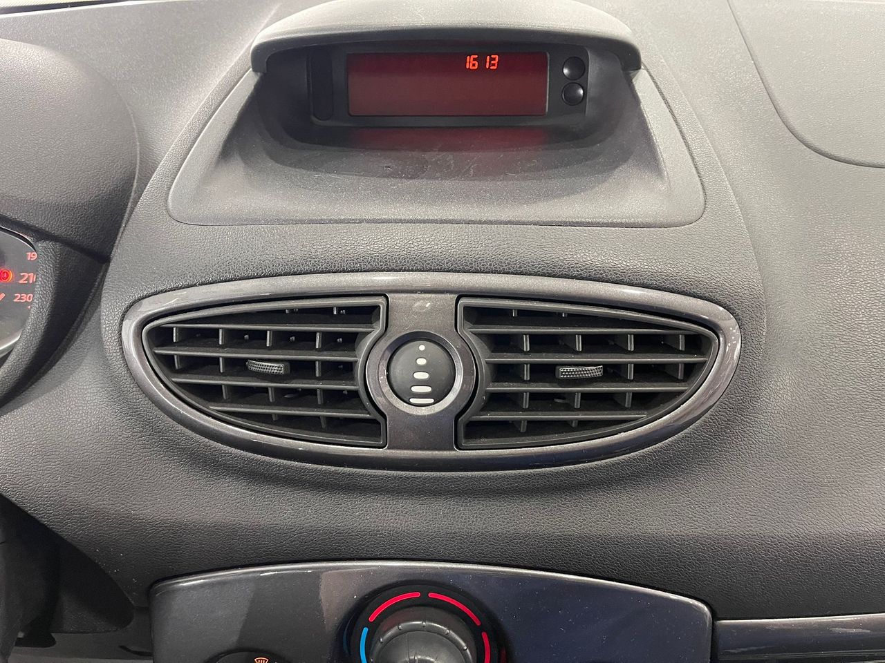 Imagen 101 del Renault Clio en Auto Select Edition, Figueres