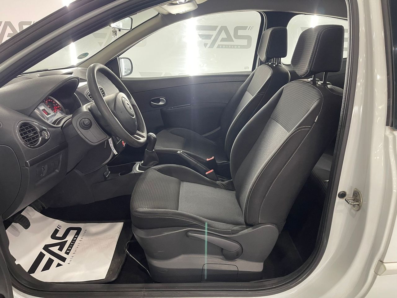 Imagen 114 del Renault Clio en Auto Select Edition, Figueres