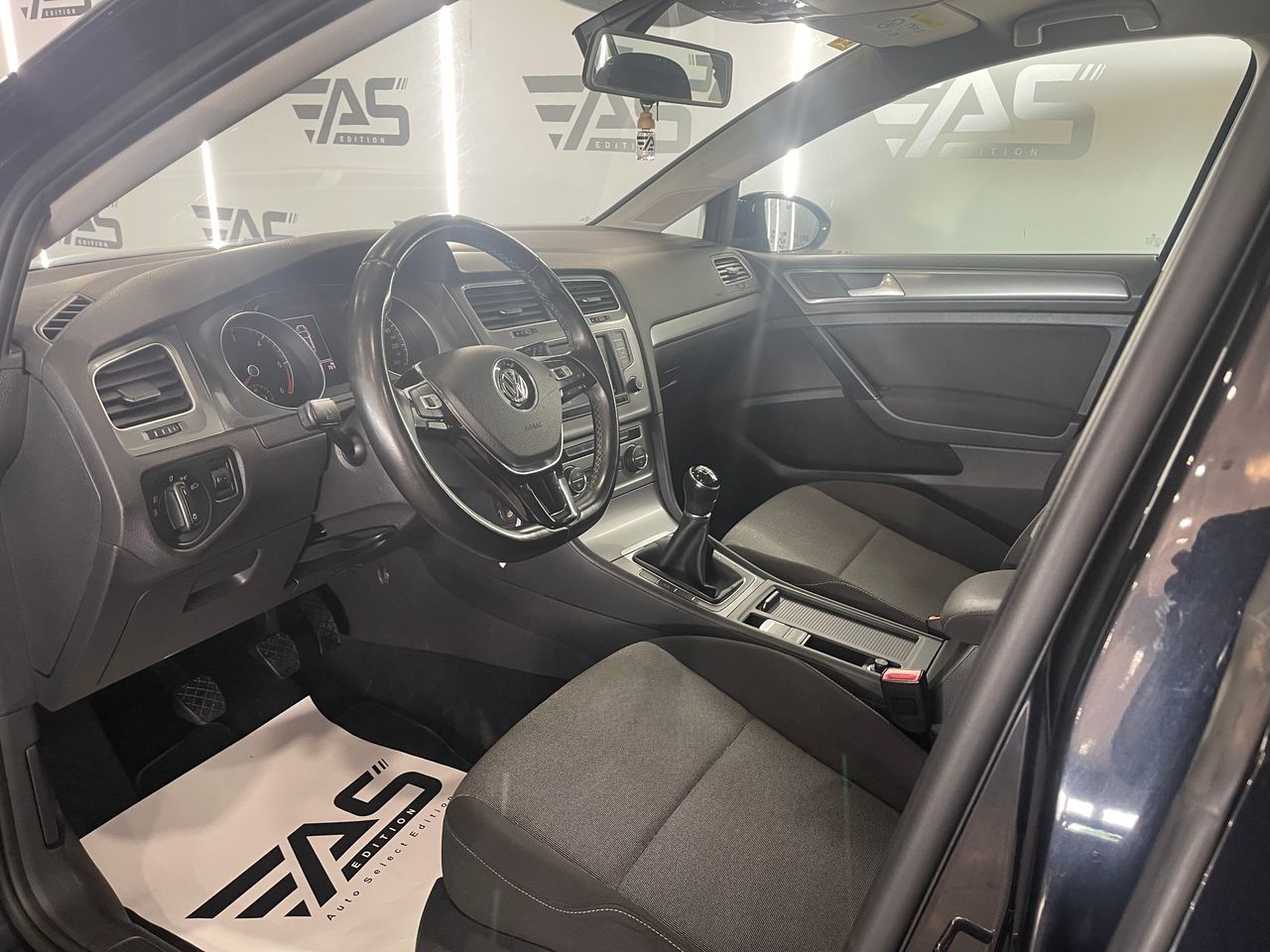 Imagen 142 del Volkswagen Golf en Auto Select Edition, Figueres