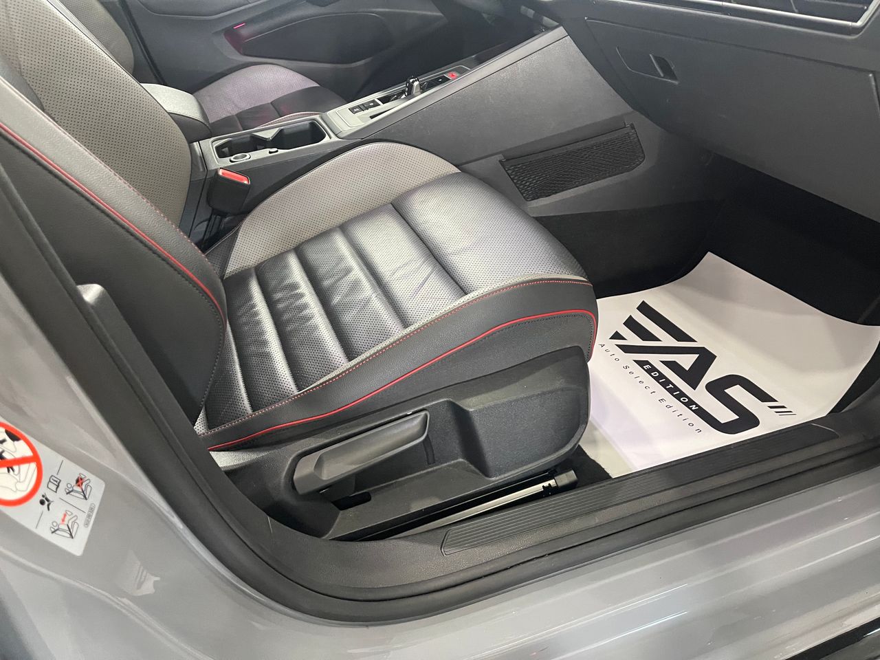 Imagen 176 del Volkswagen Golf en Auto Select Edition, Figueres