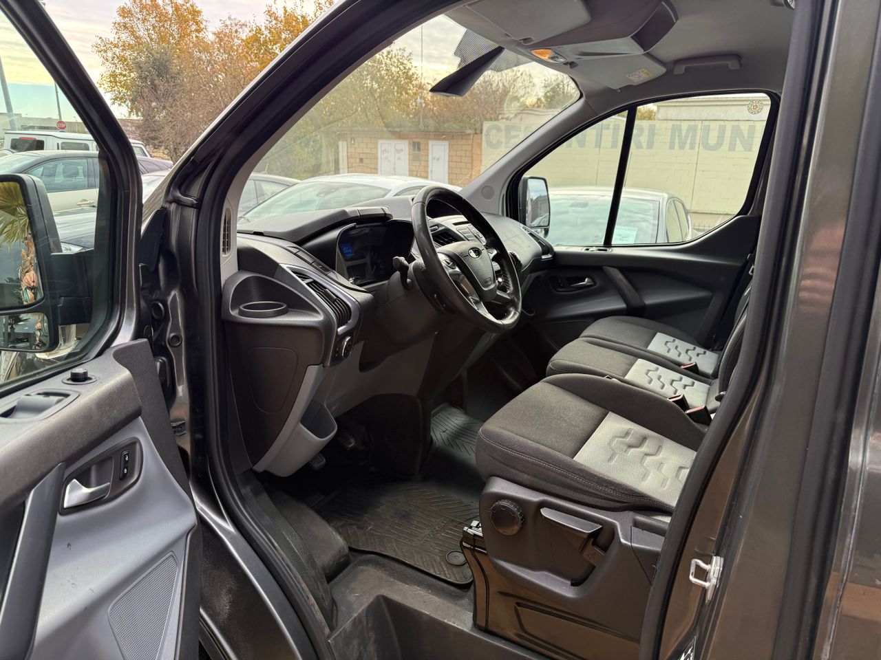 Imagen 9 del Ford Tourneo Custom en Auto Select Edition, Figueres