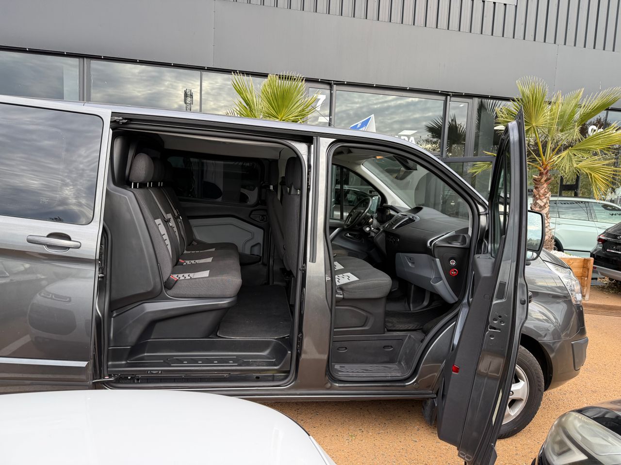 Imagen 6 del Ford Tourneo Custom en Auto Select Edition, Figueres