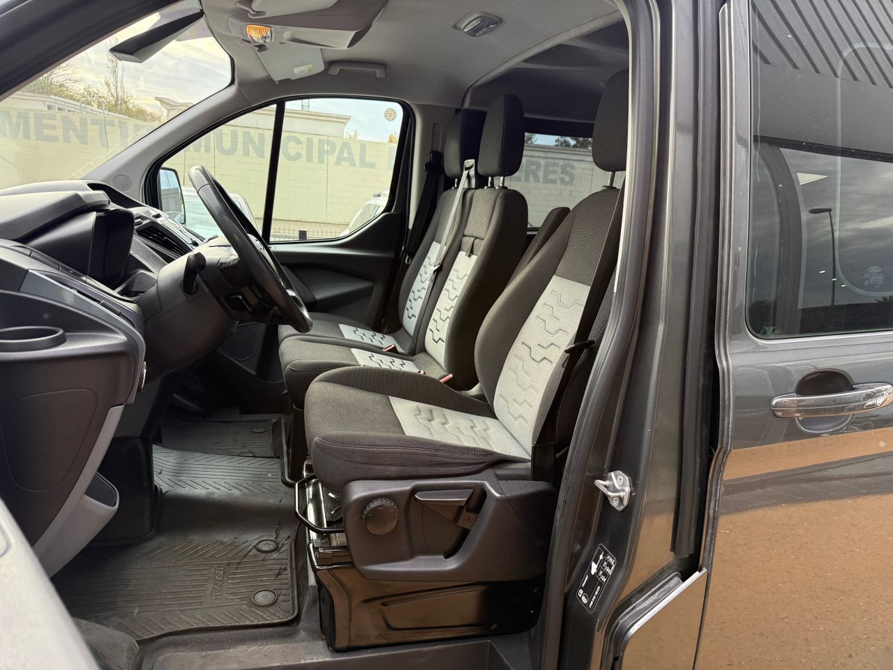 Imagen 10 del Ford Tourneo Custom en Auto Select Edition, Figueres