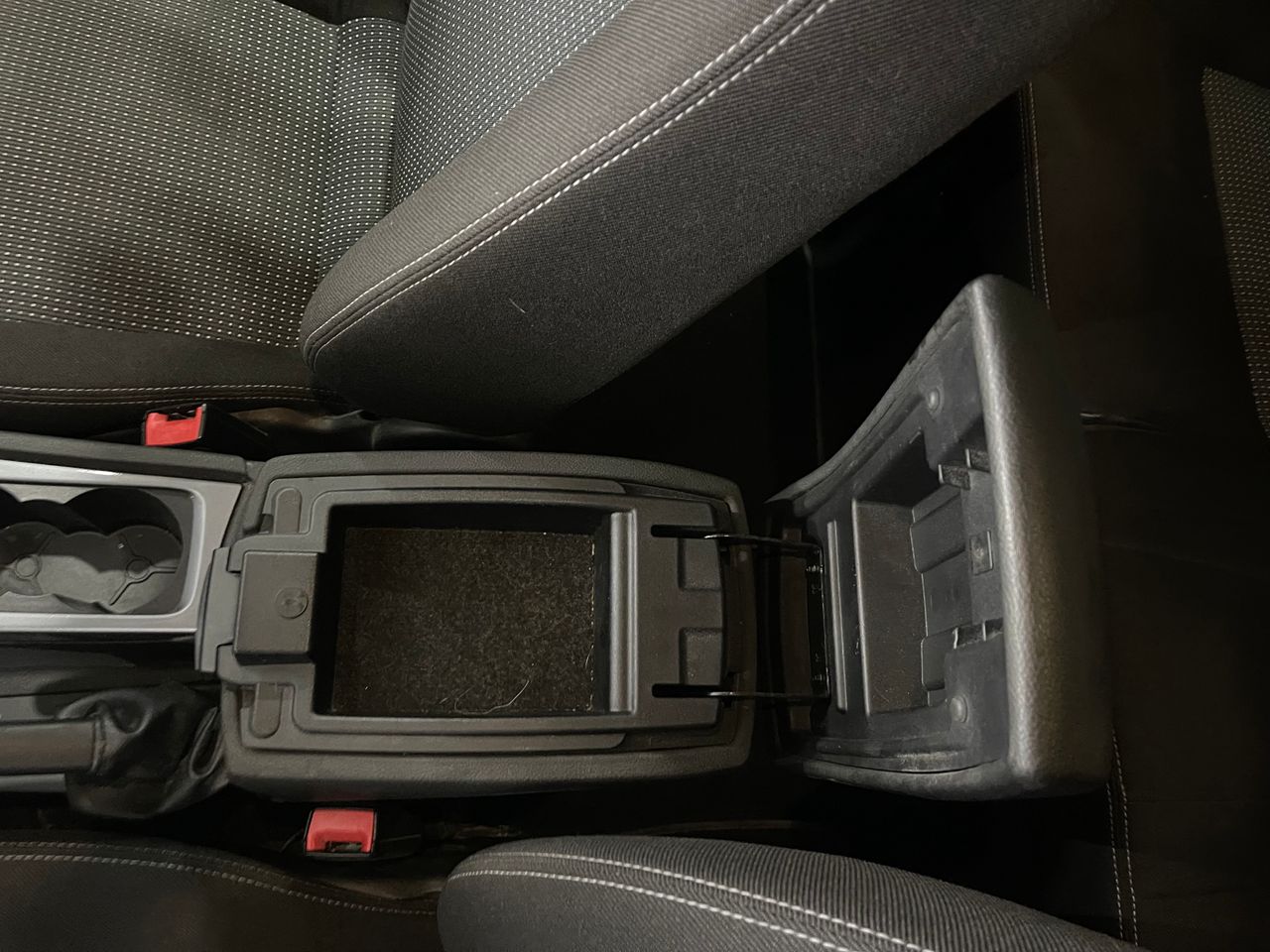 Imagen 74 del Ford Mondeo en Auto Select Edition, Figueres