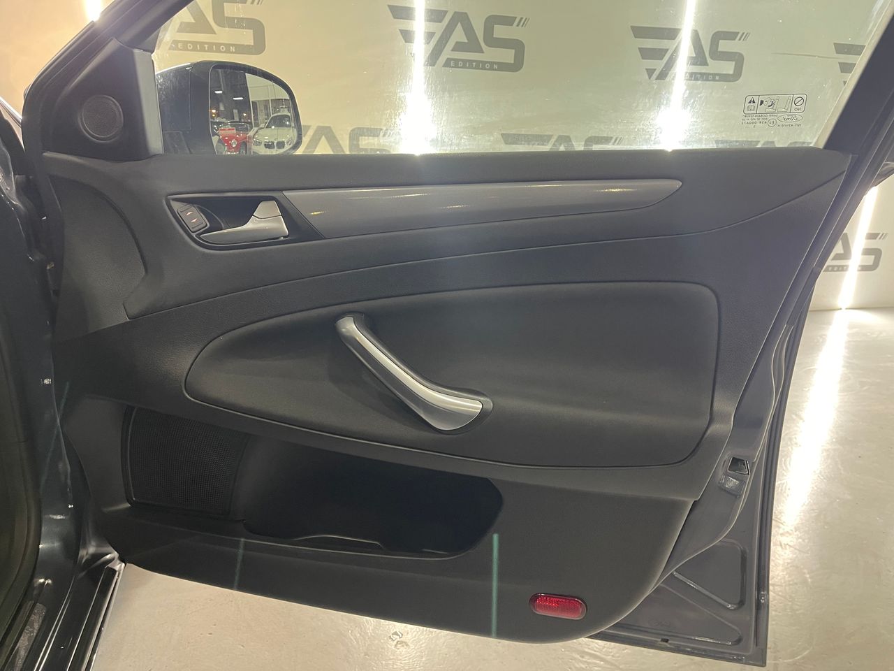 Imagen 106 del Ford Mondeo en Auto Select Edition, Figueres