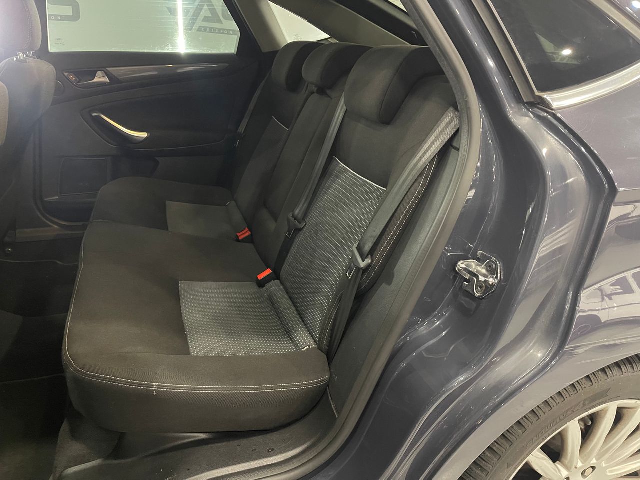Imagen 117 del Ford Mondeo en Auto Select Edition, Figueres