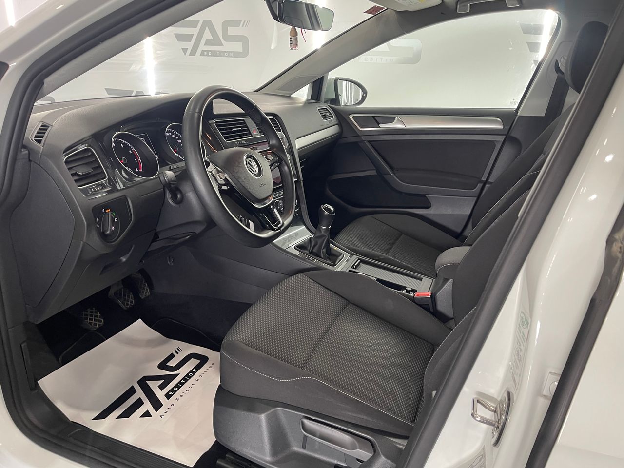 Imagen 138 del Volkswagen Golf en Auto Select Edition, Figueres