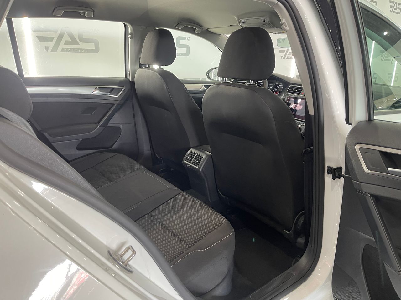 Imagen 141 del Volkswagen Golf en Auto Select Edition, Figueres